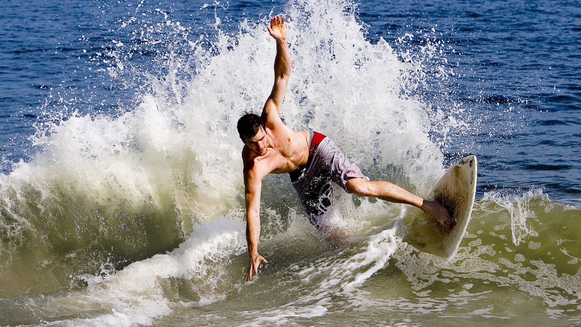 意甲焦点战之夜，布伦森如何以非典型英雄之姿照亮全场