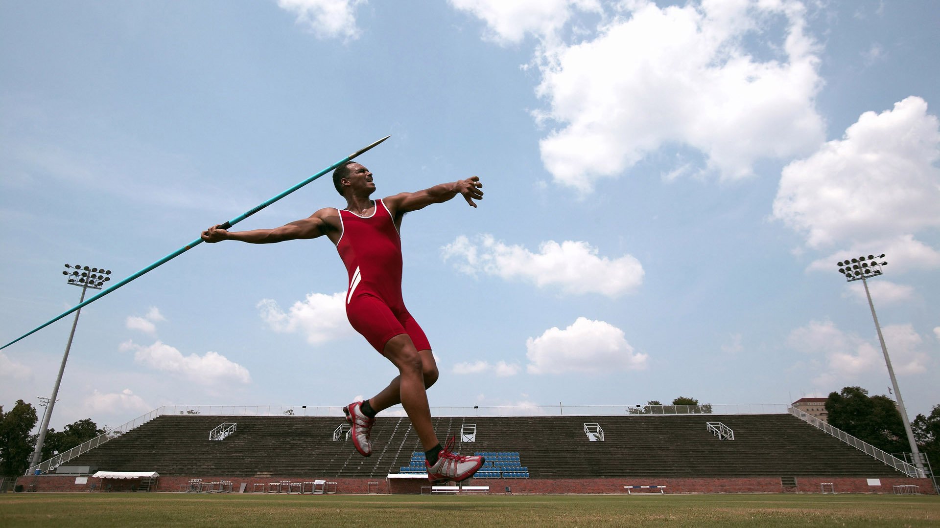 伦敦的蓝色闪电，当马丁内利在欧冠决赛接管比赛，切尔西带走了巴萨的荣耀