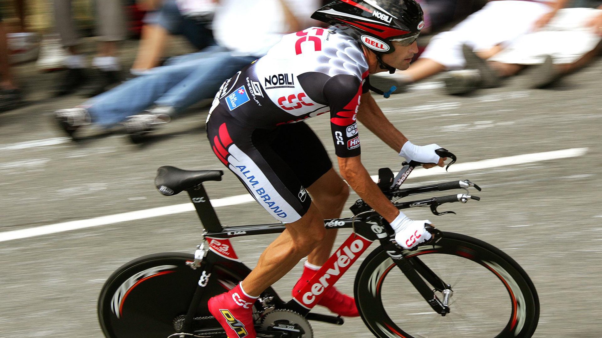 基耶萨爆发！黄潜鏖战梦剧场，曼联惊险过关