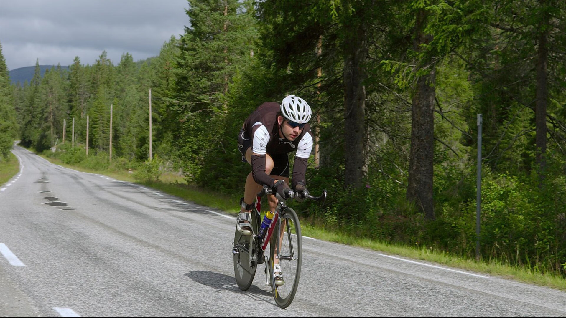 莱奥爆发定乾坤,曼联生死战险胜几内亚启示录